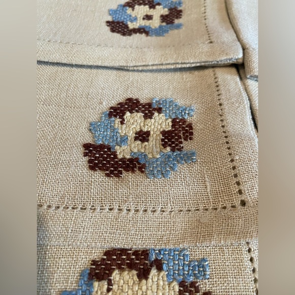 Vintage Embroidery Linen Napkins Receive 6 - Picture 3 of 5